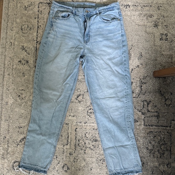 American Eagle Outfitters Light Wash Ankle Jeans - Picture 1 of 2